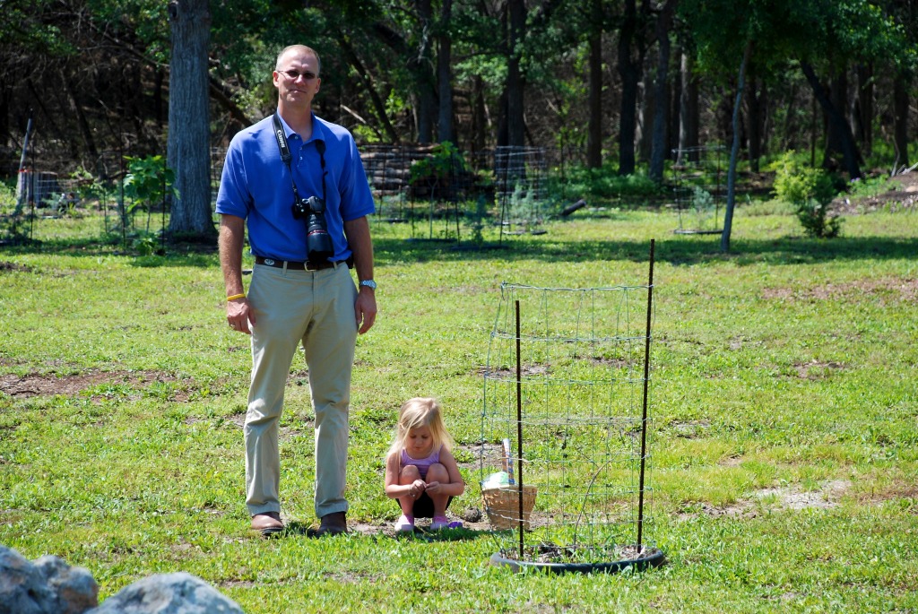 2012/04(April)/Easter/1024x768_2012-04-08-48-Egg Hunt.jpg